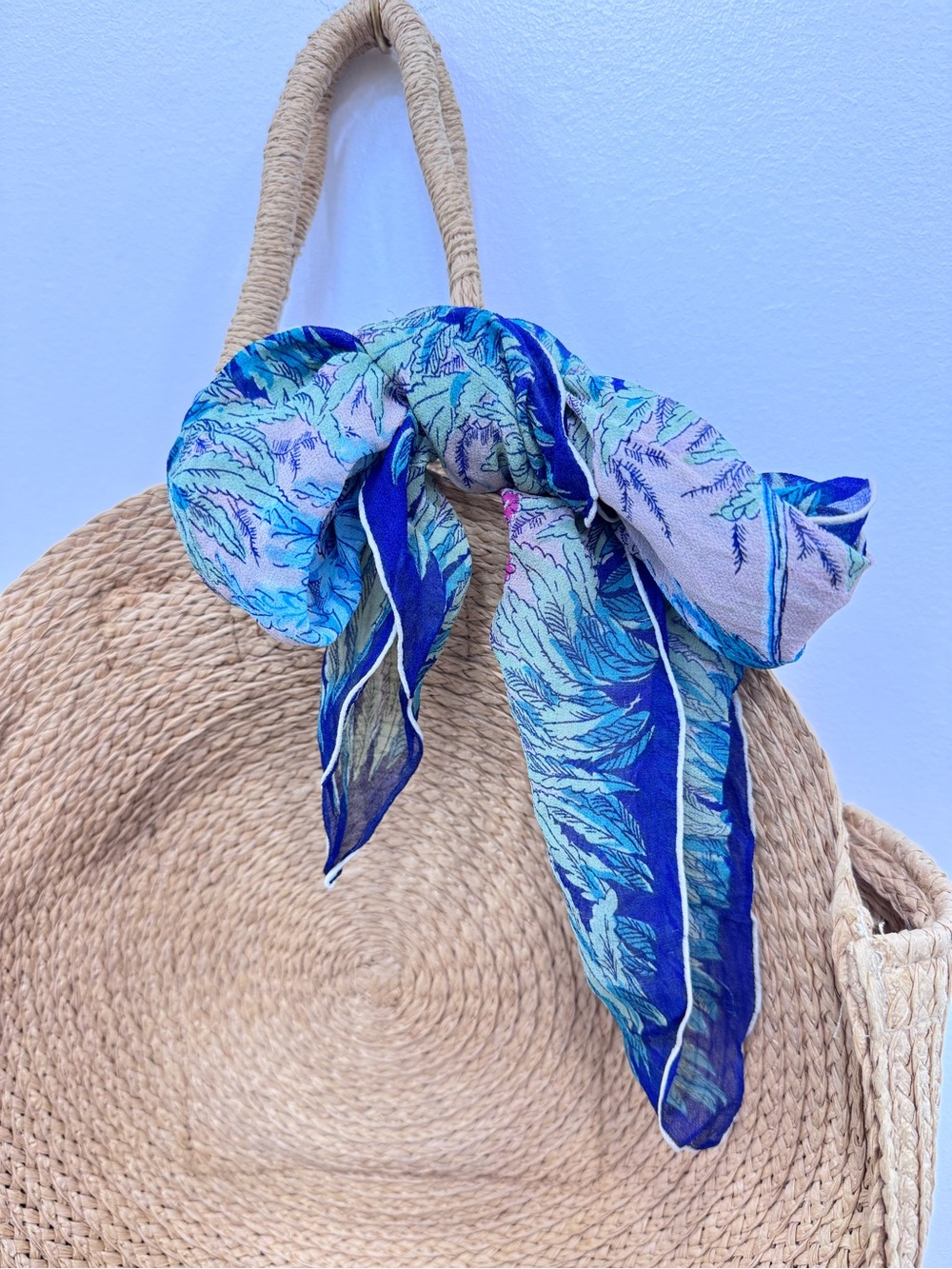 Rattan weave circle beach handbag tote Farmers market style bag - Picture 9 of 9